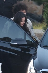 selena-gomez-leaving-nobu-in-malibu-06-15-2024-7.jpg