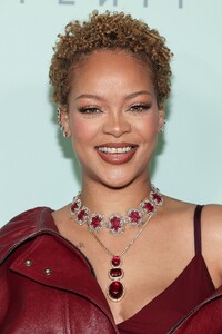 shutterstock_editorial_RihannaFenty_14532908CQ.jpg