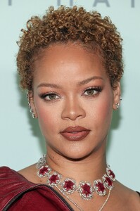 shutterstock_editorial_RihannaFenty_14532908CV.jpg