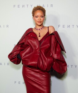 shutterstock_editorial_RihannaFenty_14533619A.jpg