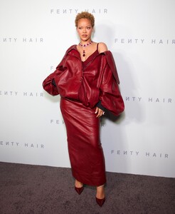 shutterstock_editorial_RihannaFenty_14533619S.jpg