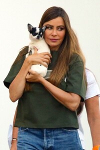 sofia-vergara-leaves-the-agt-studio-in-pasadena-08-22-2024-1.jpg