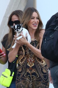 sofia-vergara-out-in-pasadena-08-14-2024-0.jpg
