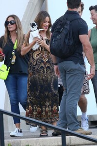 sofia-vergara-out-in-pasadena-08-14-2024-4.jpg