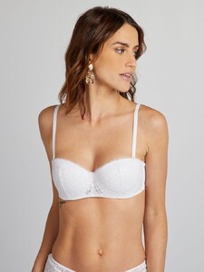 soutien-gorge-corbeille-en-dentelle-blanc-bpz62_1_frb1.jpg
