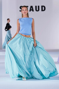 00007-staud-spring-2024-ready-to-wear-credit-gorunway.thumb.jpg.3d55b4746e008aa3e74a9a969d85e84c.jpg