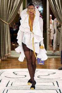 00018-schiaparelli-spring-2024-ready-to-wear-credit-gorunway.thumb.jpg.39cd1fc9c3af99e0fc9a37461e6a67a5.jpg