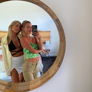 [2021.02.13] scarlett.mayer__149841234_736786373674191_1278755494790208569_n.jpg