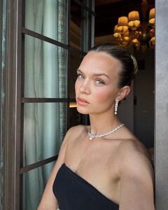 [2024.09.02] josephineskriver_457366833_8429698663728545_8259859629938504256_n.jpg