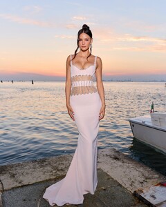 [2024.09.04] sofiaresing_458177186_18457523365031551_6932471230046388924_n.jpg