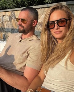 [2024.09.07] katelove_458947432_1327131521598290_6189958399039563875_n.jpg