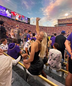 [2024.09.08] livvydunne_458976226_382623664719435_4058322841907139672_n.jpg