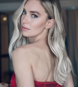 [2024.09.12] vanessa__kirby_459210203_1026510195875747_1437036729418361431_n.jpg