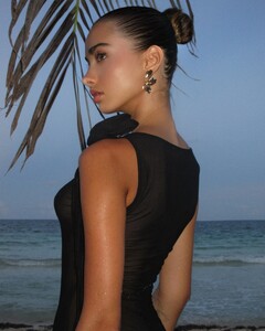 [2024.09.15] lizakovalenkoo_460109450_830126558923017_6175889919649356074_n.jpg