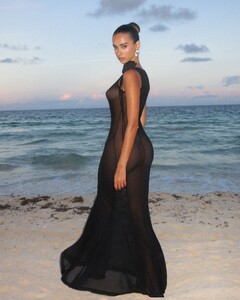 [2024.09.15] lizakovalenkoo_460119657_1055511359314336_3738174609885984970_n.jpg