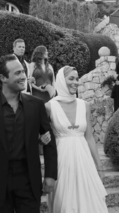 [2024.09.16] flora_and_grace_BB4D595DE62310AF1889BACF80119C9C_video_dashinit2.jpg