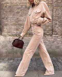 [2024.09.24] helsastudio_460905375_1438103876872641_29270841716379786_n.jpg