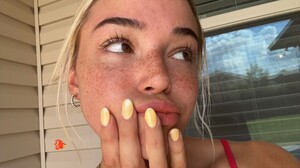 [2024.09.25] livvydunne_h3465279171649606197.jpg