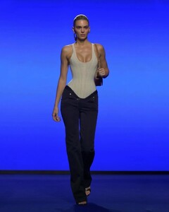 [2024.09.27] kendalljenner_461350840_3935150126808262_6744623884067971121_n.jpg