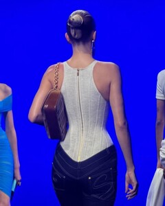 [2024.09.27] kendalljenner_461524341_1940800046430331_721074230628655482_n.jpg