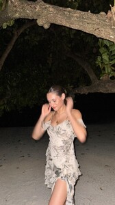 [2024.09.28] danielamelchior_3467313137207534112.jpg