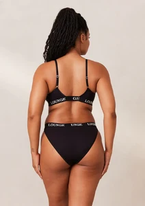 2AllBlackTriangleBra_Briefs-Essence.webp