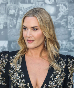 509930411_kate-winslet-lee-018.jpg