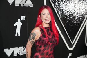 511767381_halsey-8.jpg