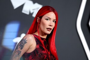 511767489_halsey-18.jpg
