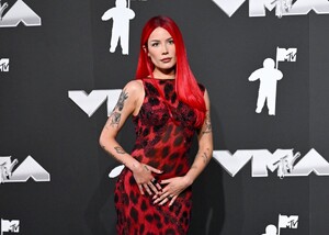 511767746_halsey-46.jpg