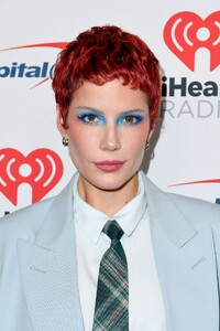 514961911_halsey-6.jpg
