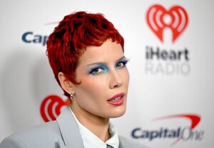 515021540_halsey-17.jpg