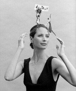 Christy-Turlington-by-Bruce-Weber-It-s-Only-Just-11.thumb.jpg.91266d9590730bd46ae9df843d8114f7.jpg