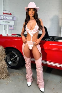 CrystalBellottithatssofetchaucowgirl_pink_set_14_680x.thumb.webp.54f977ddc21617d9191d542d98c243f2.webp