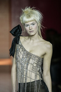 HannaTouma2005HauteCouture67.thumb.jpg.1fe07c36f94ff3c874391cfce64ef82a.jpg
