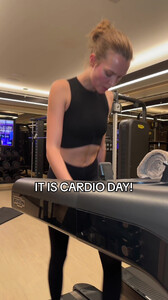 Josephine Skriver - TikTok 77.jpg