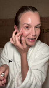 Josephine Skriver - TikTok 83.jpg