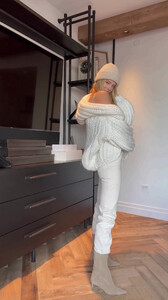 Kate Bock - TikTok 32.jpg