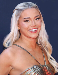 Livvy Dunne - Us Weekly [2024.09.23].jpg