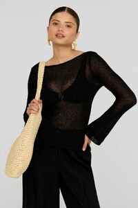 Resort_LSbeachknittop_black_4975_RFWeb_118f84c9-a735-43da-83b4-a15493028370.jpg
