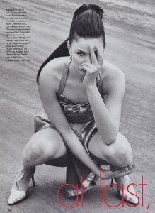 Ritts_US_Vogue_April_1995_01.thumb.jpg.8aefed27b7d36d4aa23246a46046a24d.jpg