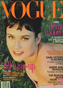 Ritts_US_Vogue_October_1995_Cover.thumb.jpeg.b7709101d0f7359510a29df3f686086d.jpeg