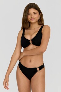 Swim_asymmetricbrief_black_3738_RFWeb_3ce7e505-7267-4951-8299-b7f18348ce5a.jpg