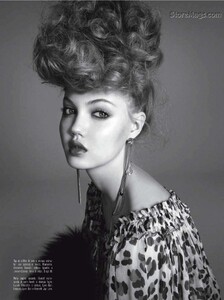 VogueItalia-201104-180.thumb.jpg.4b68473393400eca2cfdbf9ff061124d.jpg
