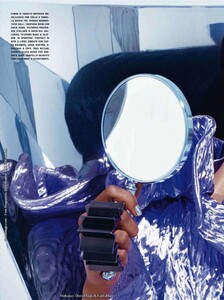 VogueItalia-201104-218.thumb.jpg.421a53f847fce57c9bb215385728ffb9.jpg