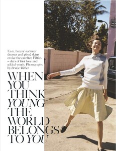 Vogue_UK_2012-04(dragged)9.thumb.jpg.f176a2097544fe552869004cf9d0d6e4.jpg