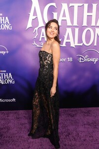 aubrey-plaza-at-special-launch-event-for-agatha-all-along-in-los-angeles-09-16-2024-3.jpg