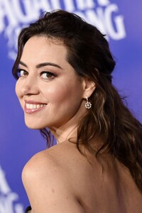 aubrey-plaza-at-special-launch-event-for-agatha-all-along-in-los-angeles-09-16-2024-4.jpg