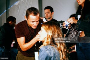 backstage oscar de la renta ss 2001 1.jpg