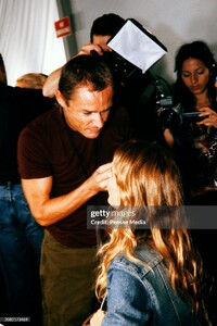 backstage oscar de la renta ss 2001 12.jpg